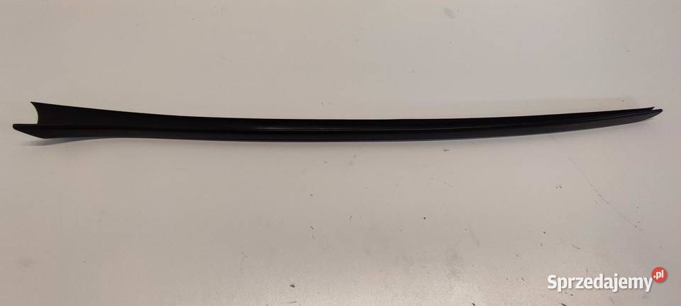 AUDI Q3 8U LISTWA SZYBY CZOŁOWEJ LEWA 8U0854327