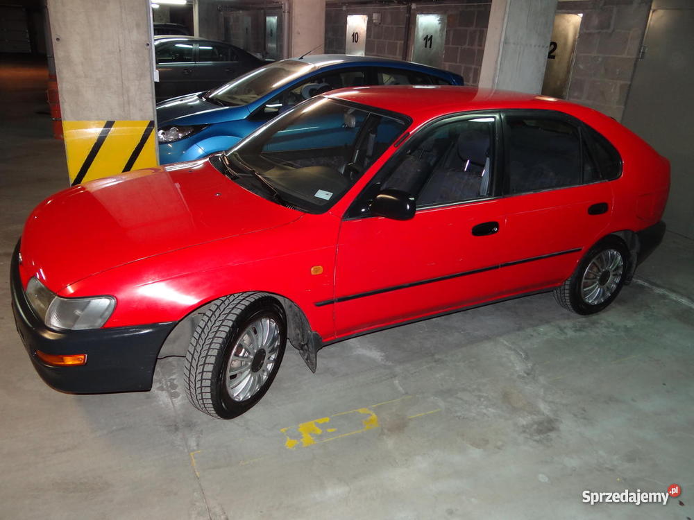 i niezawodna toyota corolla 13 b 5d 88 czerwona Pruszków