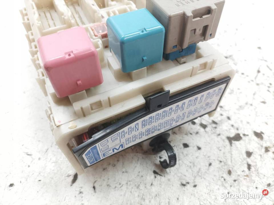 SKRZYNKA BEZPIECZNIKÓW 8273002150A 02117J16 sprzedam