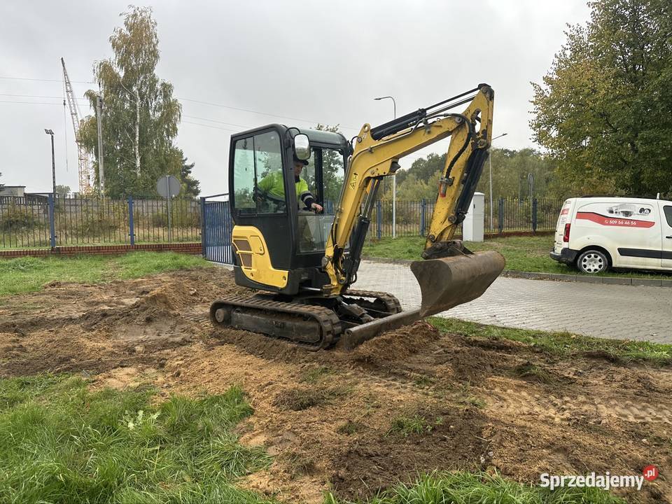 Minikoparka miniładowarka Kielce usługi budowlane
