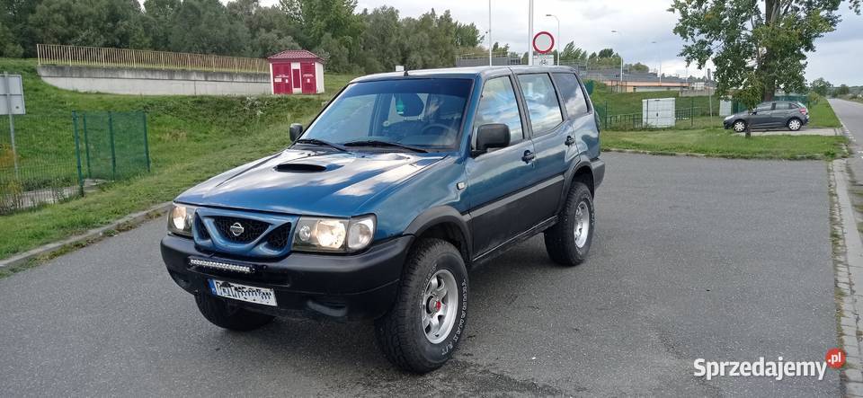Nissan Terrano 27 TDi odbudowie Nysa sprzedam