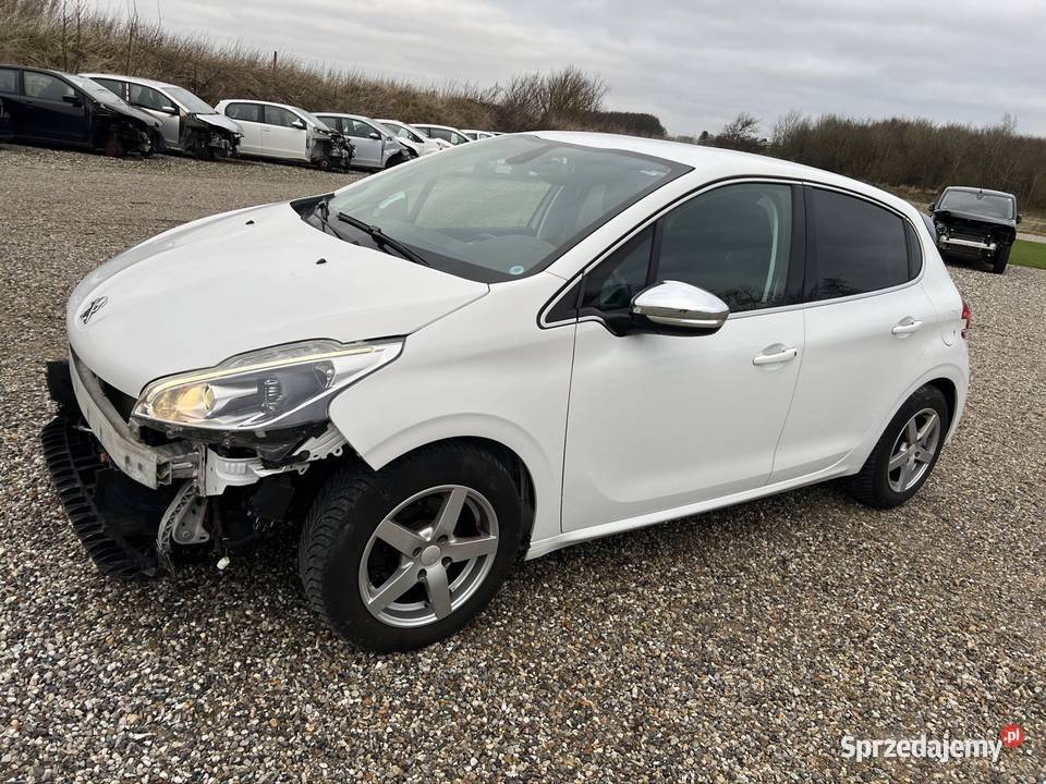 Peugeot 208 16 bluehdi 2017 260 tkm podgrzewane fotele wielkopolskie Leszno
