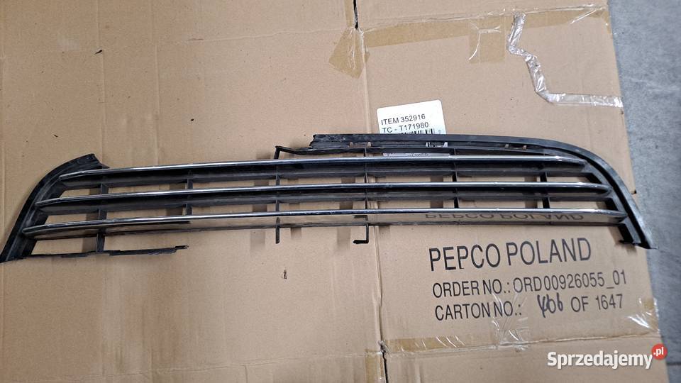 Peugeot 5008 Atrapa zderzaka dolnachromowane zderzaki Kielce