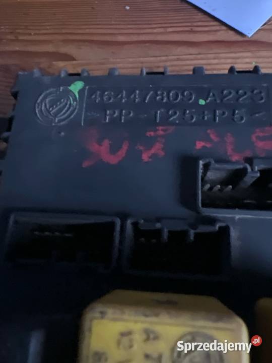 Skrzynka bezpieczników Alfa Romeo 46447809 osobowe