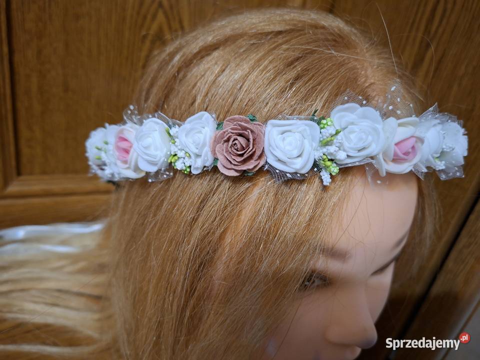 Wianek komunijny delikatny pudrowy róż Borów