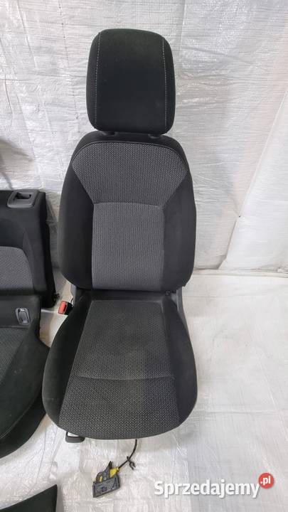 OPEL INSIGNIA B KOMBI FOTELE KANAPA BOCZKI osobowe