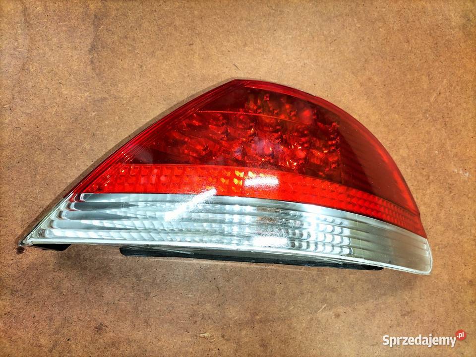 Lampa tylna prawa w błotnik BMW E65 E66 EUROPA Poręba