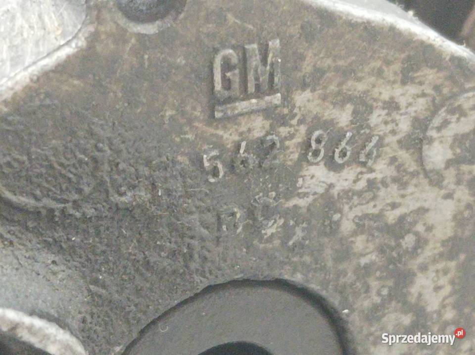 ŁAPA WSPORNIK 55582510 20 CDTI Opel Zafira III