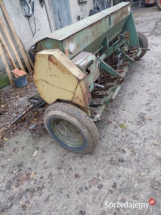 Siewnik poznaniak 3m nieuszkodzony Gniezno sprzedam
