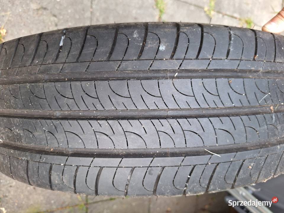 Opona z felgą do samochodu dostawczego Reno Zawiercie