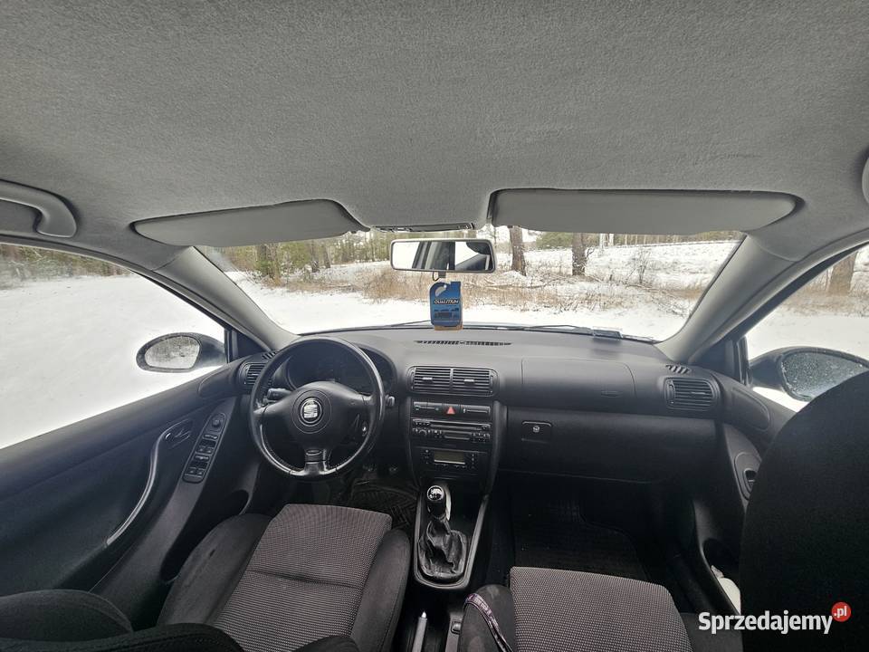 Sprzedam Seata Leona 2003 16 czysta benzyna nieuszkodzony