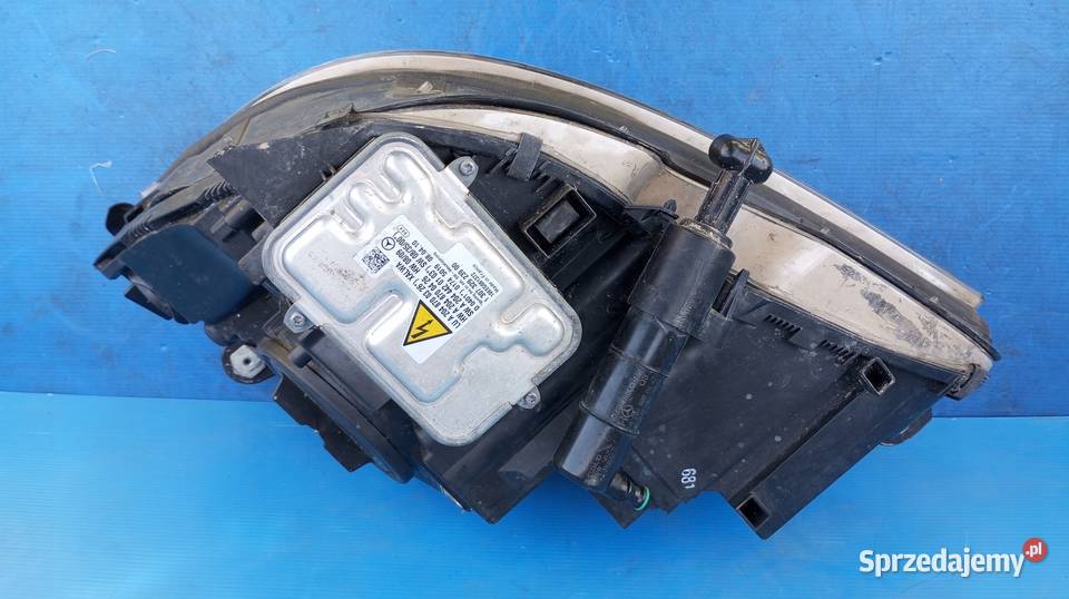 LAMPA PRAWY PRZÓD EUROPA XENON MERCEDES W204 C Nowy Tomyśl