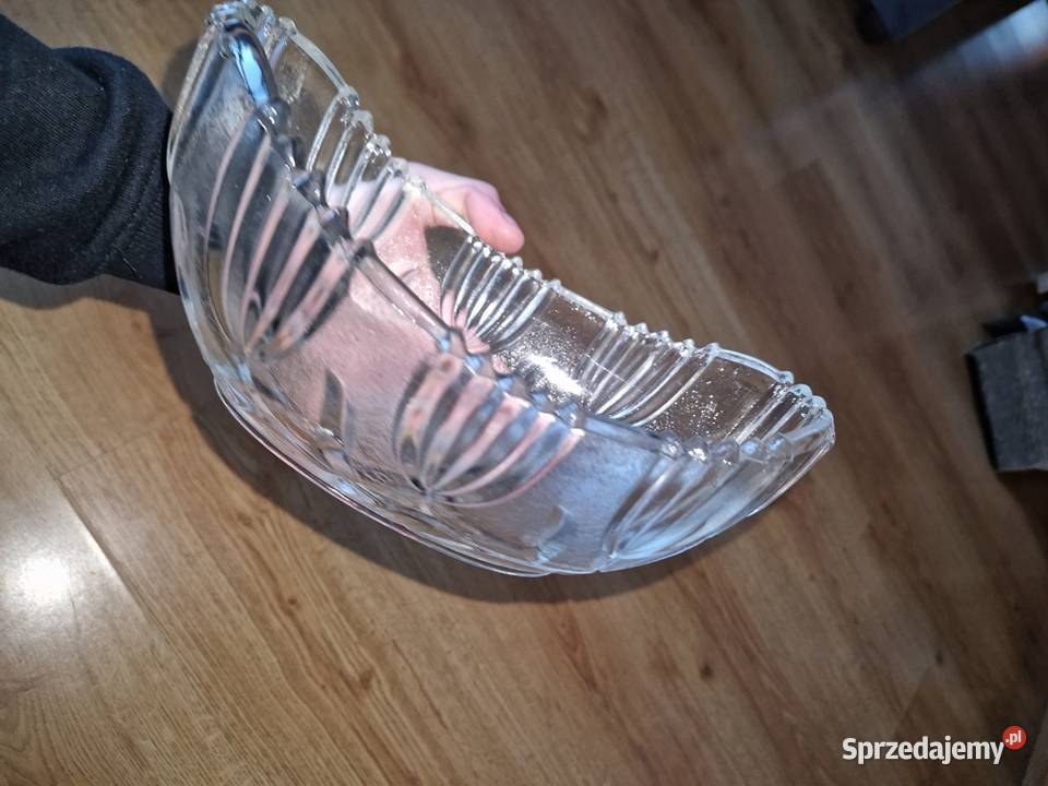 Misa kryształowa w kształcie łódki ozdobiona Namysłów