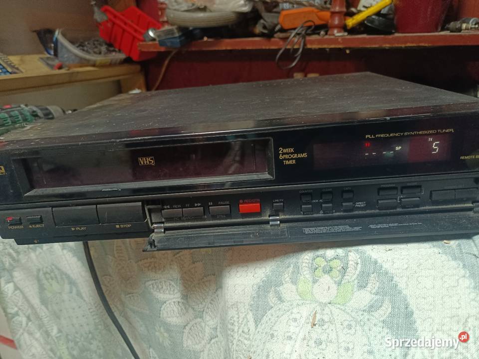 Magnetowid VHS Crown Chojnów