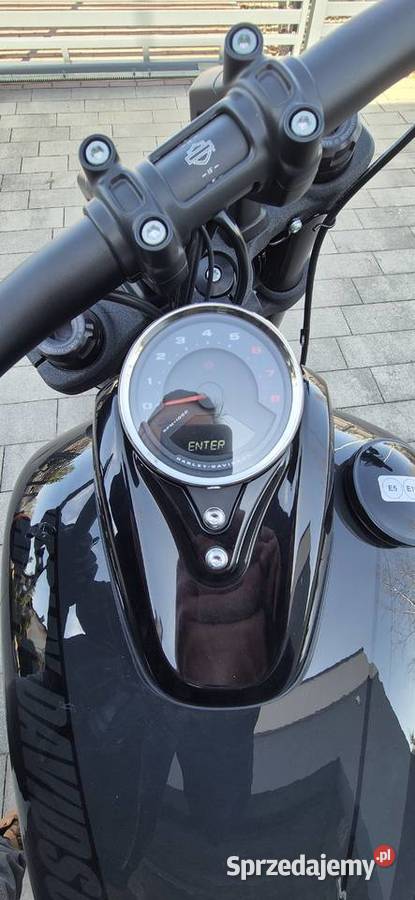 Piękny Fat Bob w salonowym stanie Toruń