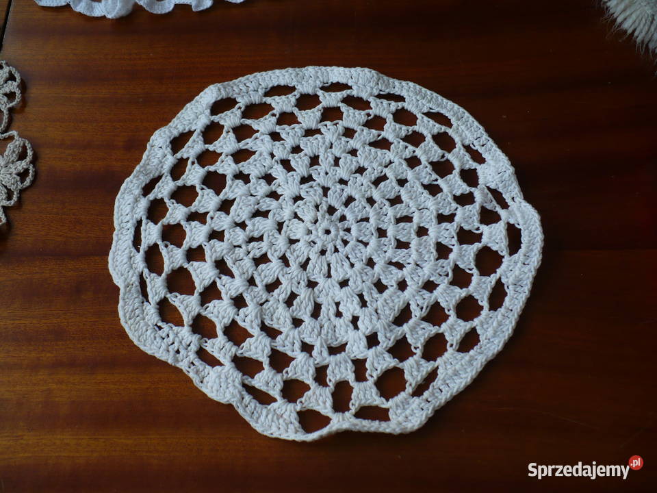 Serwetki haftowane 4 sztuki Lubin