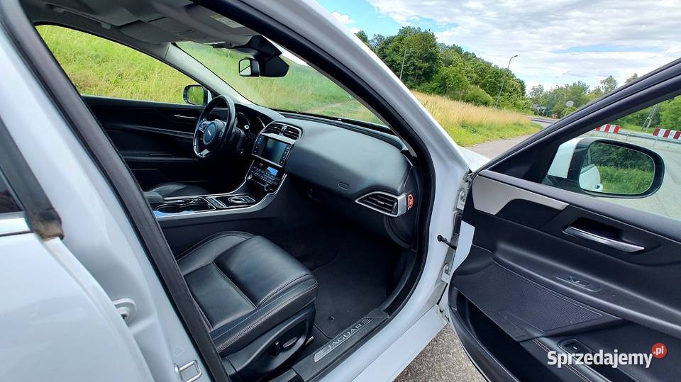 Jaguar XE 2014 Sedan 20 TD Navi Skóra Bi Ksenon diesel Bytom