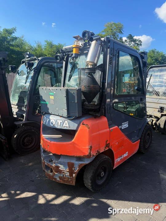 wózek widłowy TOYOTA 8FDF25 2500 330m diesel Działoszyn