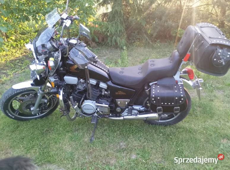 Honda Magna 750 Gotowa do sezonu Wiele dodatków Rok produkcji 1983 Zduńska Wola