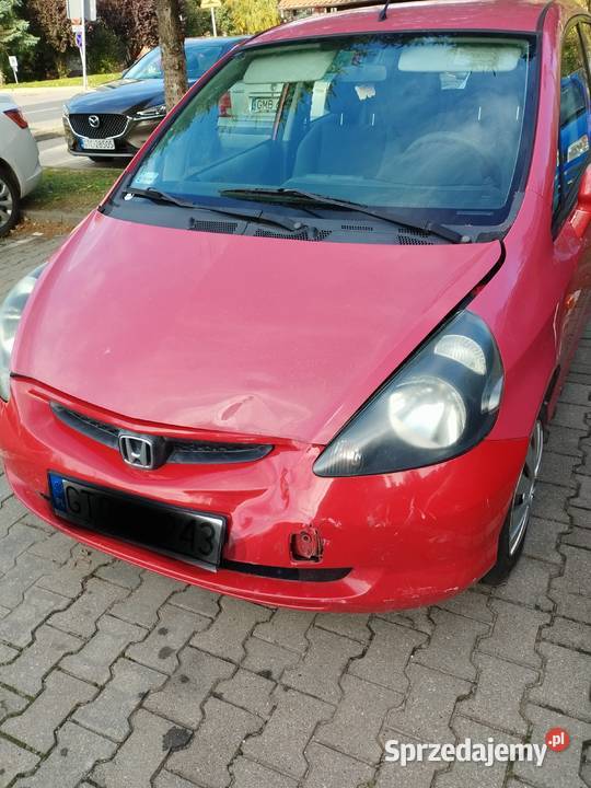 Honda jazz uszkodzona