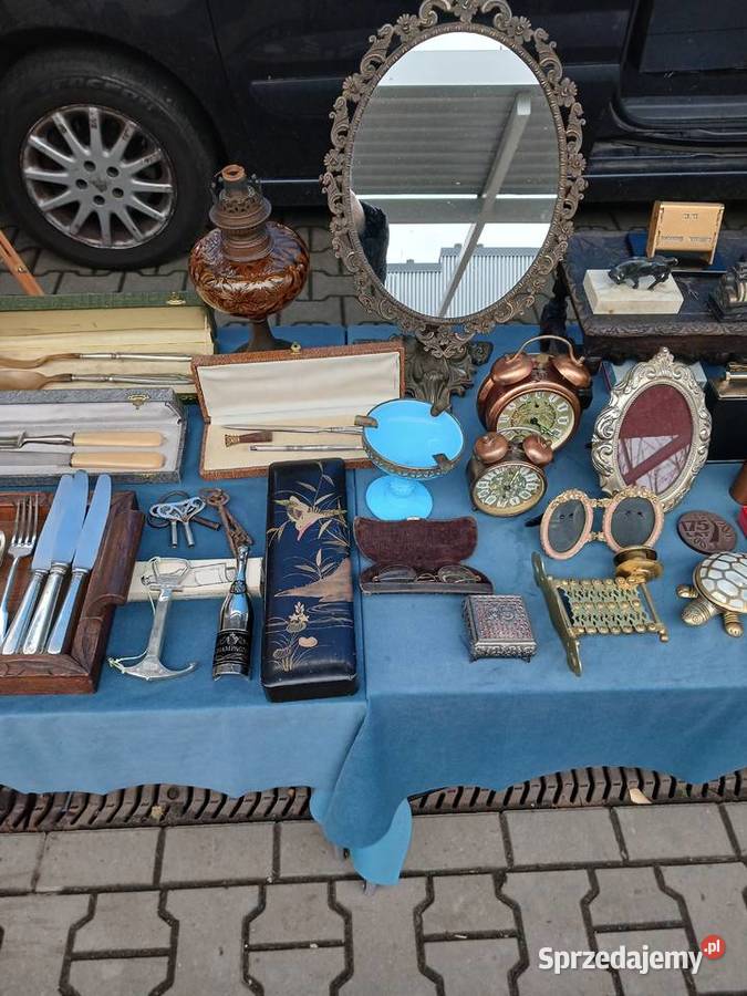 Antyki przedmioty kolekcjonerskie dekoracje targ Warszawa