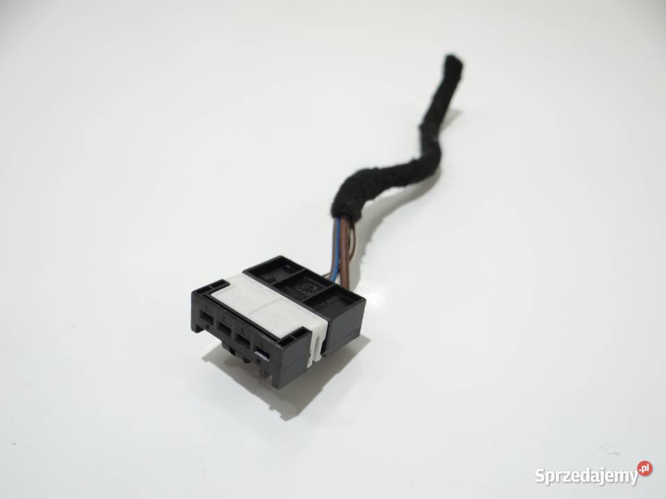 KOSTKA LAMPY TYŁ W BŁOTNIK BMW E61 4647523 sprzedam