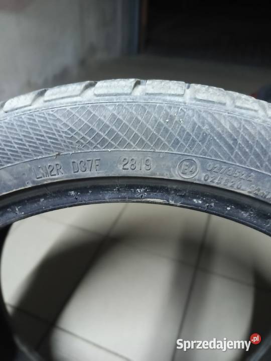 Posiadam na sprzedaż dwie opony zimowe Opony i felgi Małżewko