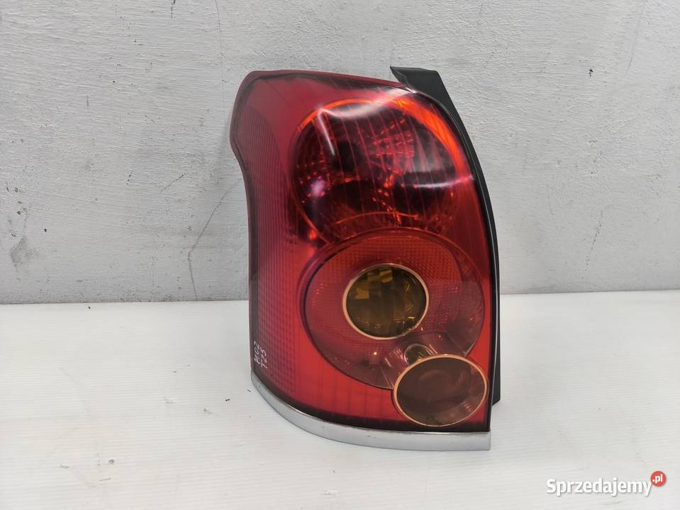 LAMPA LEWY TYŁ TOYOTA AVENSIS II T25 KOMBI sprzedam
