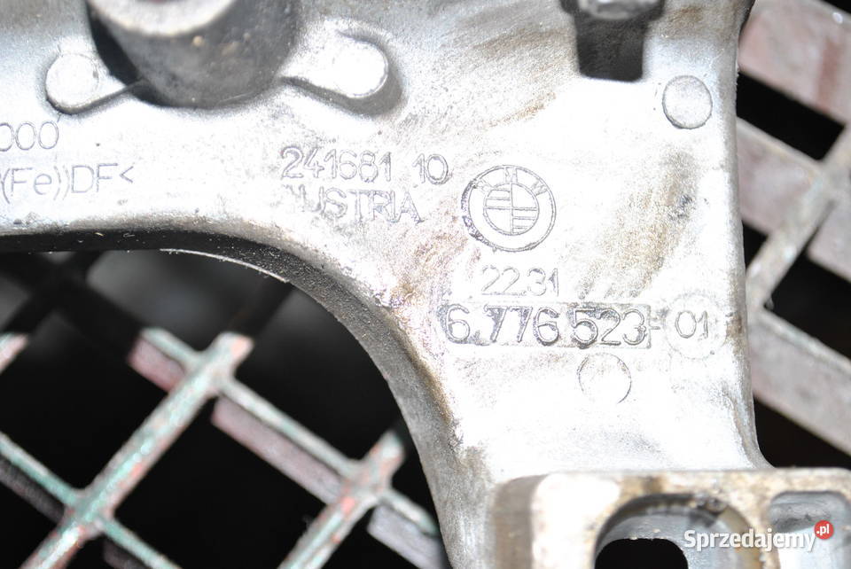 Podpora skrzyni łapa tylna skrzyni 6hp19 BMW E60 osobowe Poręba