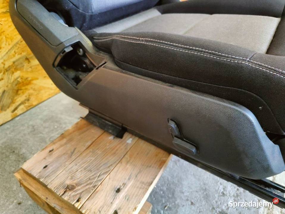 Fotel Prawy Pasażera Mercedes W212 Lift osobowe Pleszew