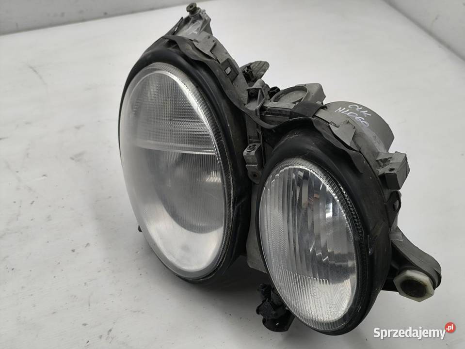 LAMPA PRAWY PRZÓD XENON MERCEDES CLK W208 C208 Lampy przednie Lampy przednie wielkopolskie