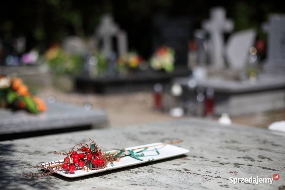 Opieka grobami czyszczenie sprzątanie grobów Wrocław