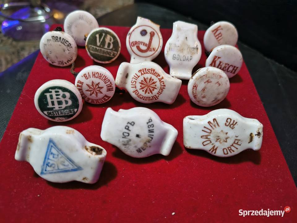 Kilkanaście porcelanek Suwałki