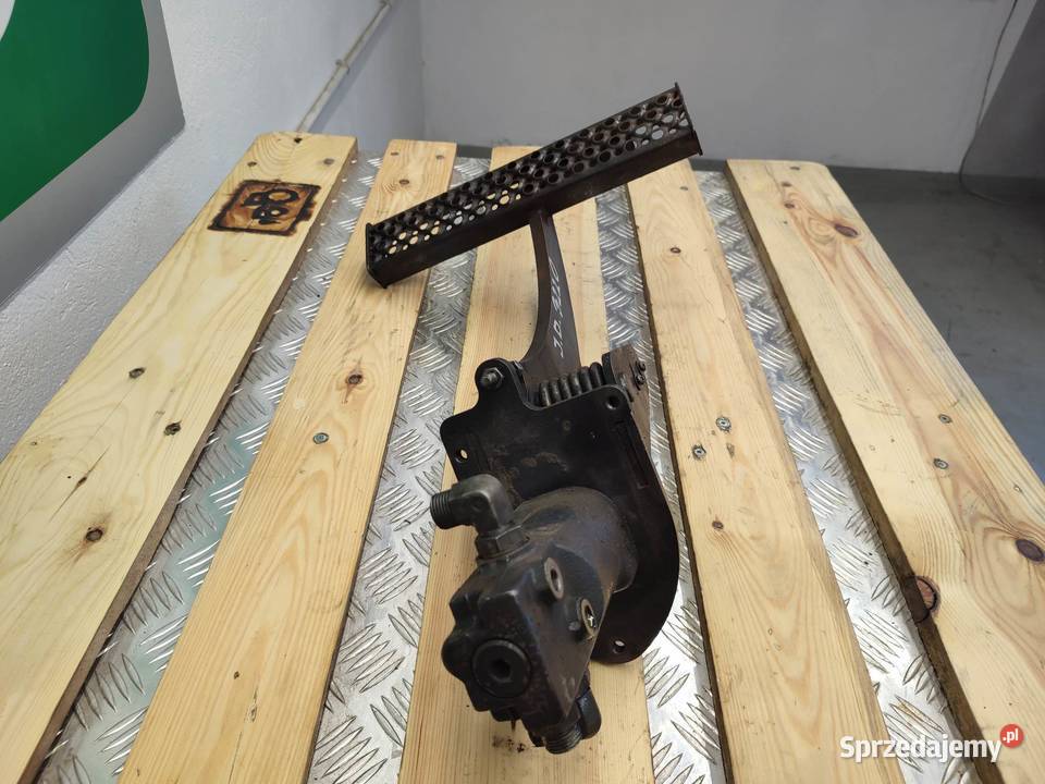 Dźwignia hamulca nożnego John Deere 3280 Pozostałe wielkopolskie Wilkowo sprzedam