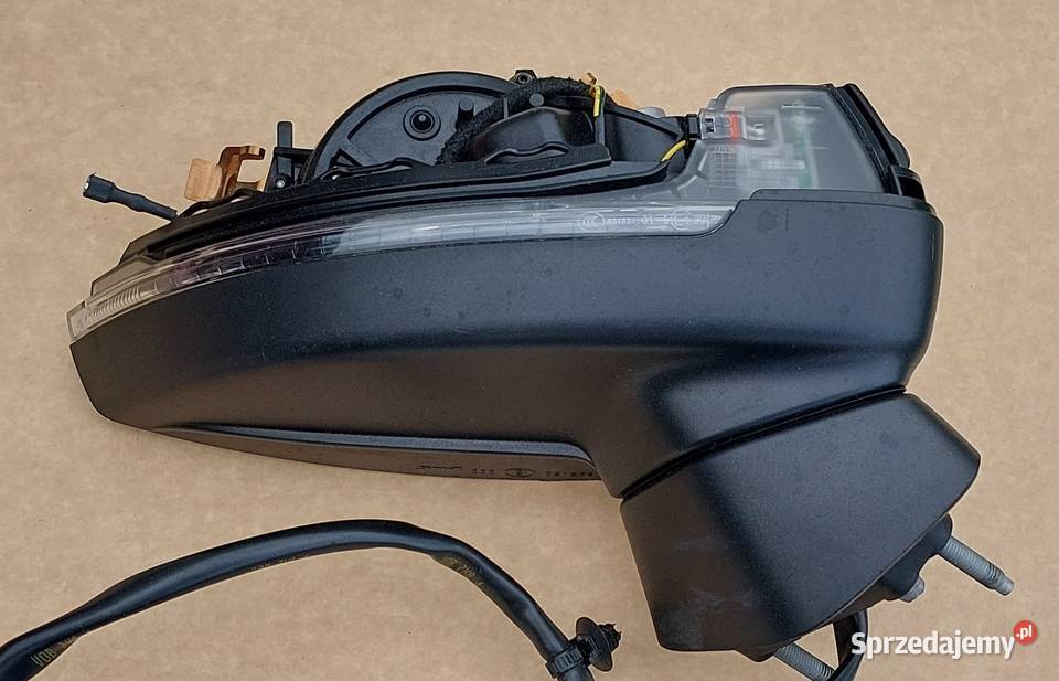 LUSTERKO PRAWE ELEKTRYCZNE AUDI A3 8V 8V5857410R