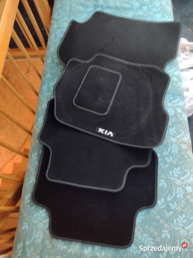 Kia Carens III dywaniki welurowe