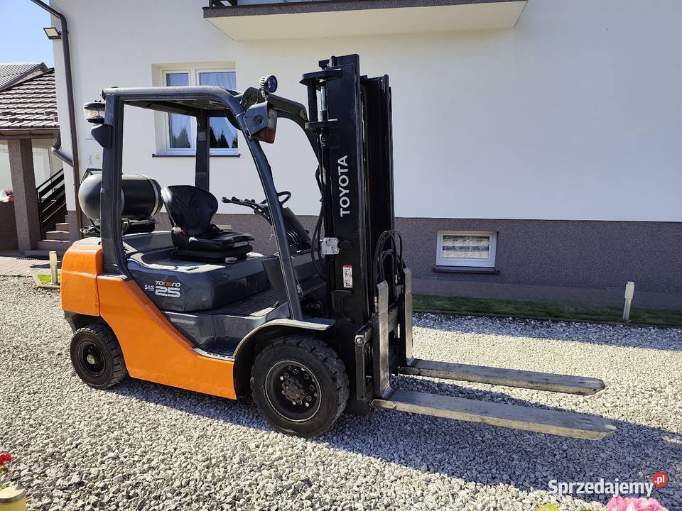 Wózek widłowy Toyota serii 8 25 to 8fgf25 widly