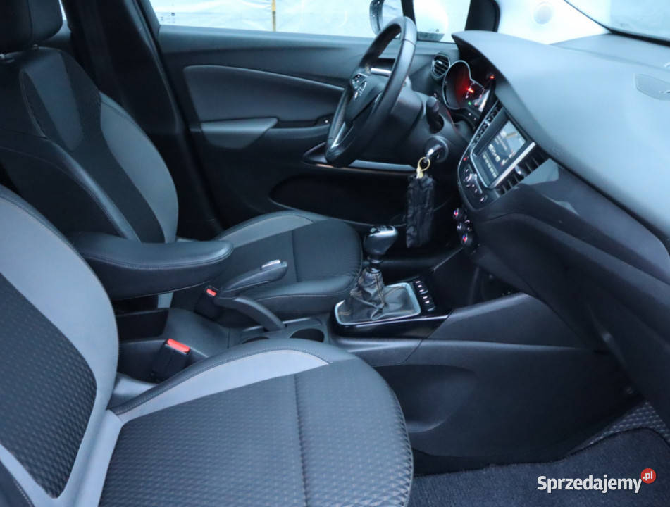 Opel Crossland 12 Turbo gniazdo USB