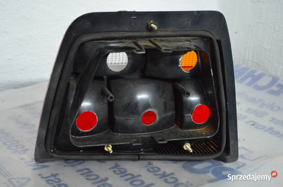 Lampa tylna lewa FSO Polonez CARO nowa osobowe Strzegom
