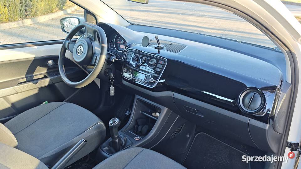 Volkswagen UP 10MPI 75 grudzień 2012 wielkopolskie Poznań sprzedam