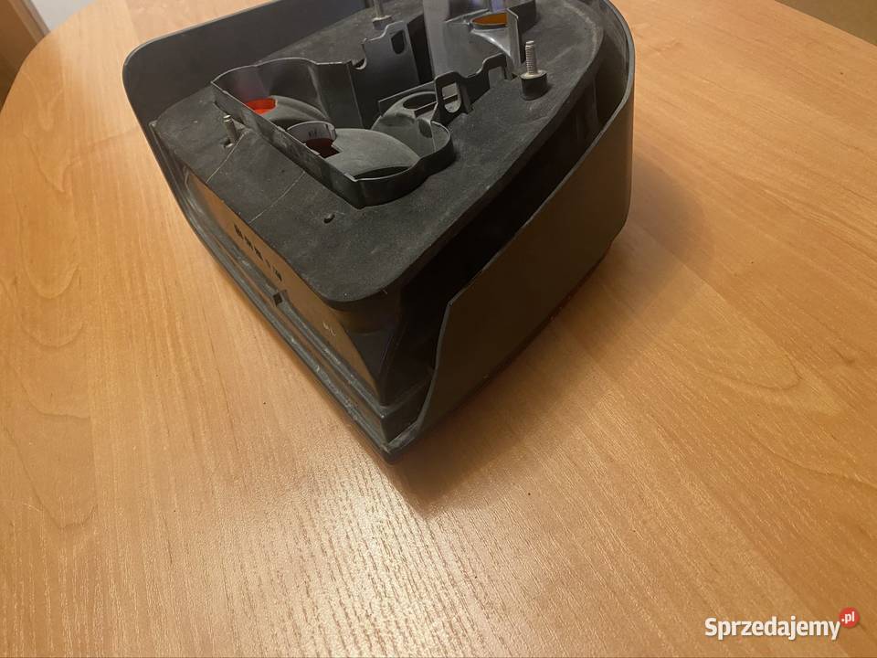 Golf III lampa używana tył osobowe pomorskie Gdańsk