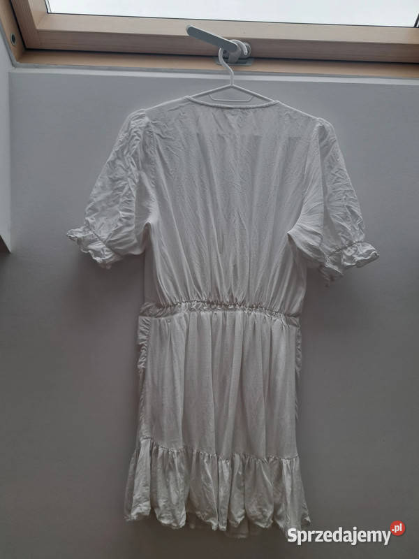 Biała sukienka z falbaną NLY Trend rozmiar 38 Trąbki Wielkie