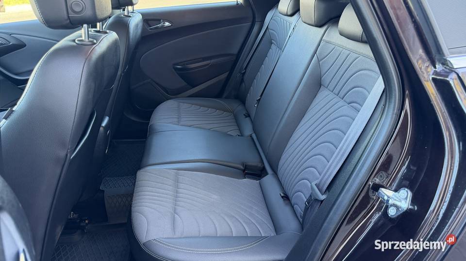 Opel Astra 16d 2014 navi kamera skóry aluminiowe felgi Astra Konin