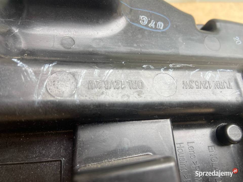 TOYOTA YARIS CROSS LAMPA PRAWA JAZDY DZIENNEJ Yaris Marki