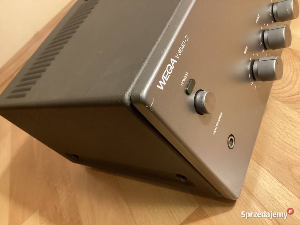 Wzmacniacz WEGA V 38402 SPRAWNY wzgl do
