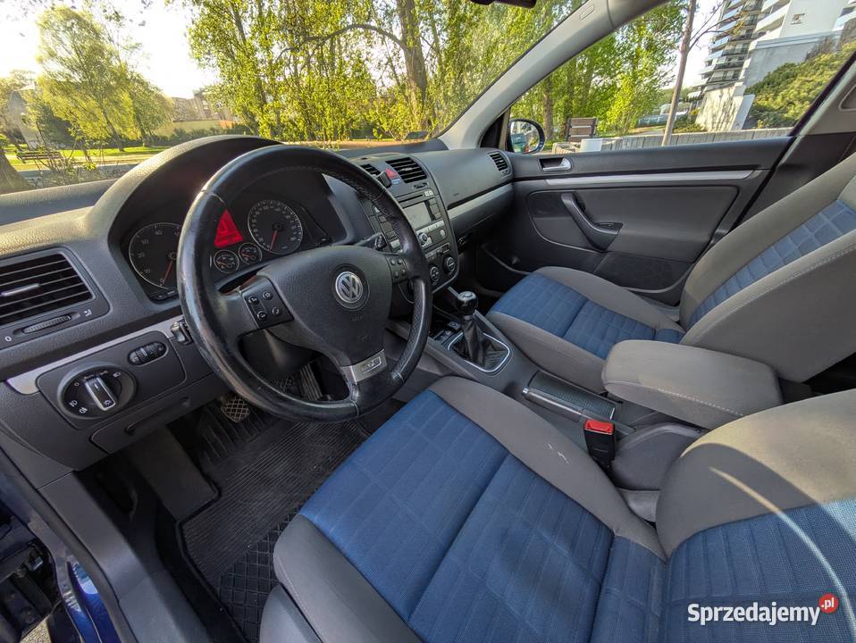 Volkswagen Golf V Tour 16 MPI Benzyna LPG 1595cm3 Białystok sprzedam