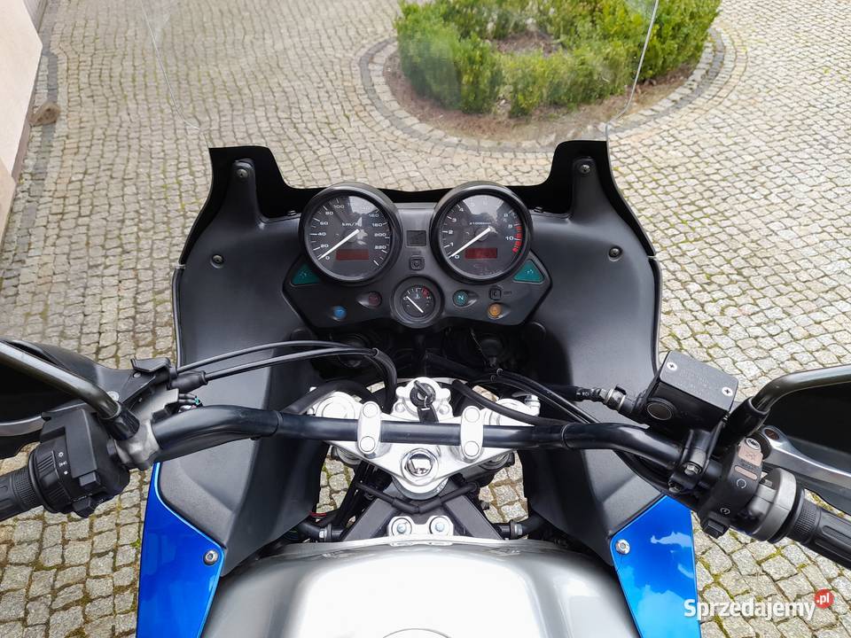 Honda Varadero 1000 XL1000V niski przebieg Rok produkcji 2001 sprzedam