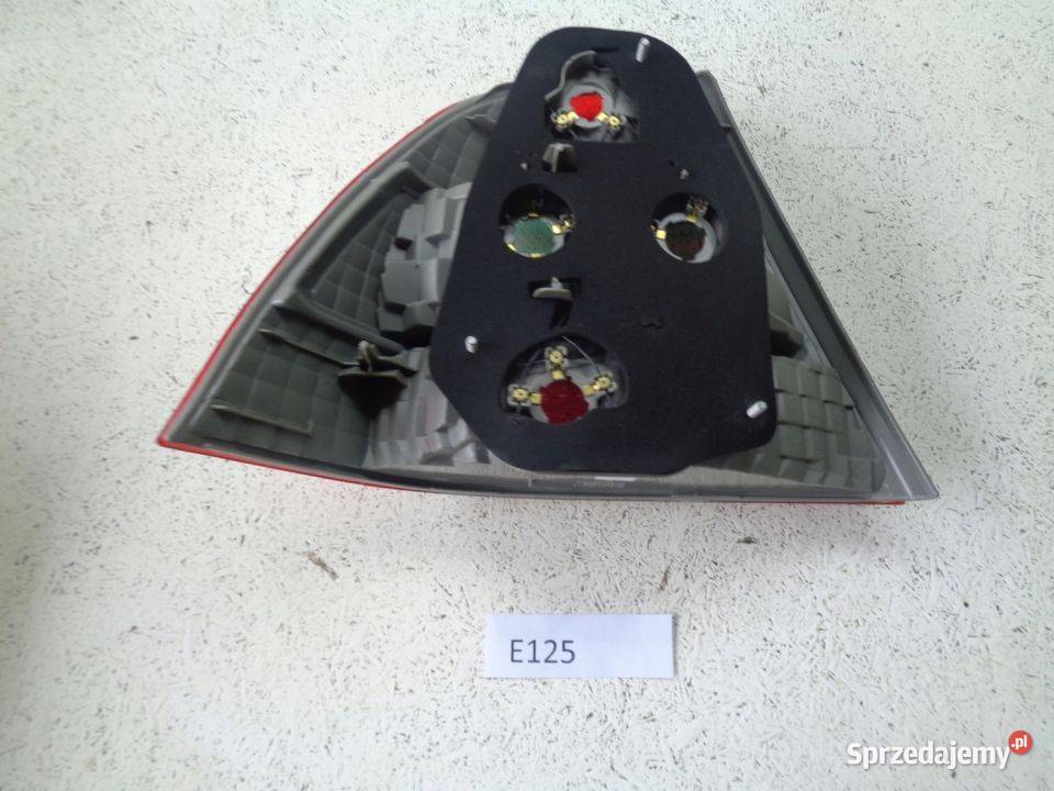 LAMPA TYŁ TYLNA PRAWA TOYOTA COROLLA SEDAN 03 Skarżysko-Kamienna