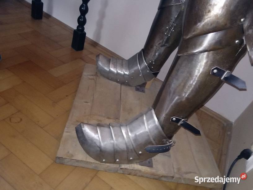 Zbroja rycerska pełna cała na manekinie Kraków