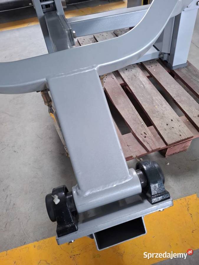 Maszyna na barki shoulder press ostatnia sztuka Wałcz